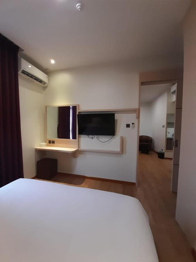Blitz Hotel Batam Centre Ngoại thất bức ảnh
