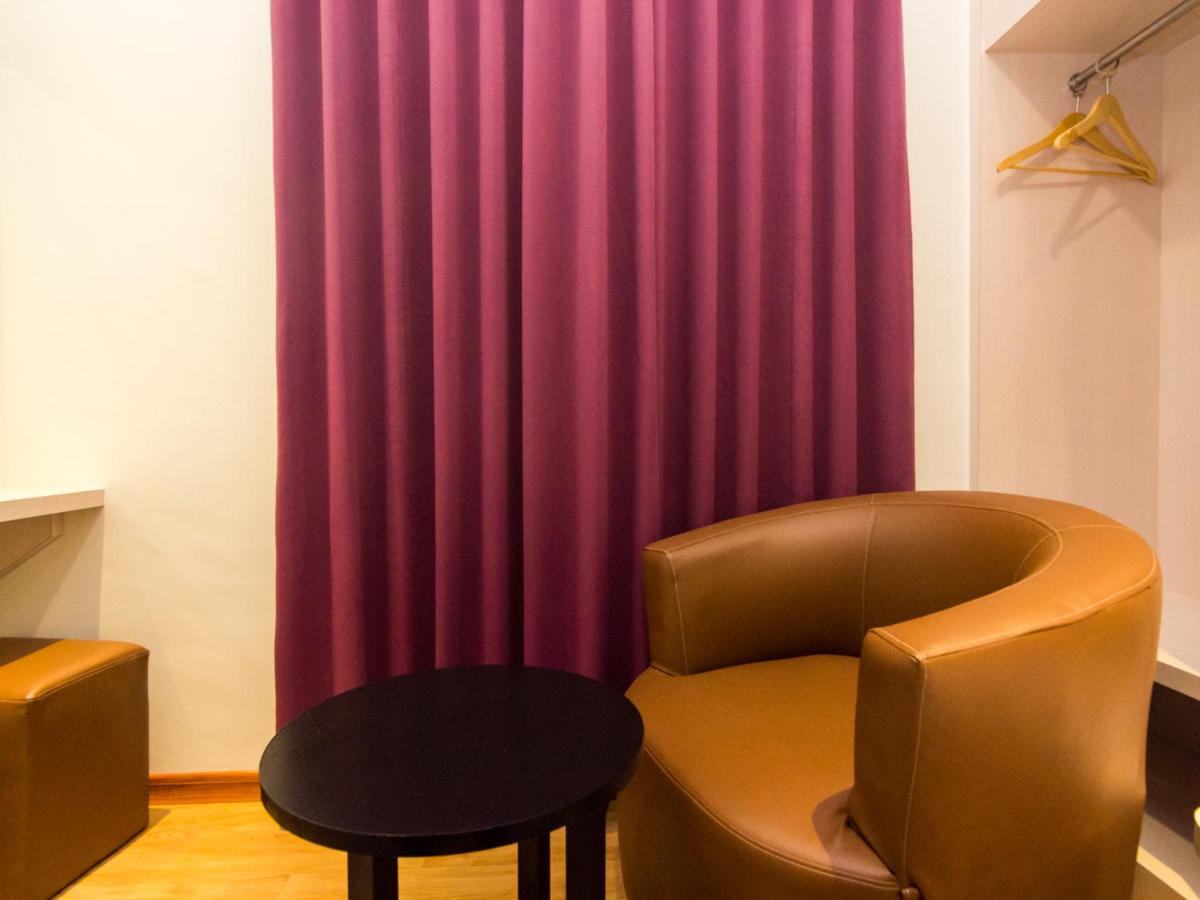 Blitz Hotel Batam Centre Ngoại thất bức ảnh