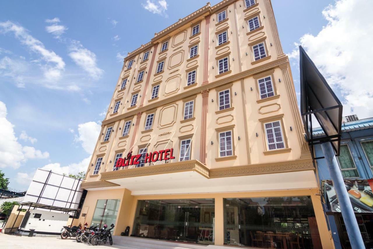 Blitz Hotel Batam Centre Ngoại thất bức ảnh